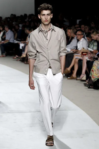Look 4